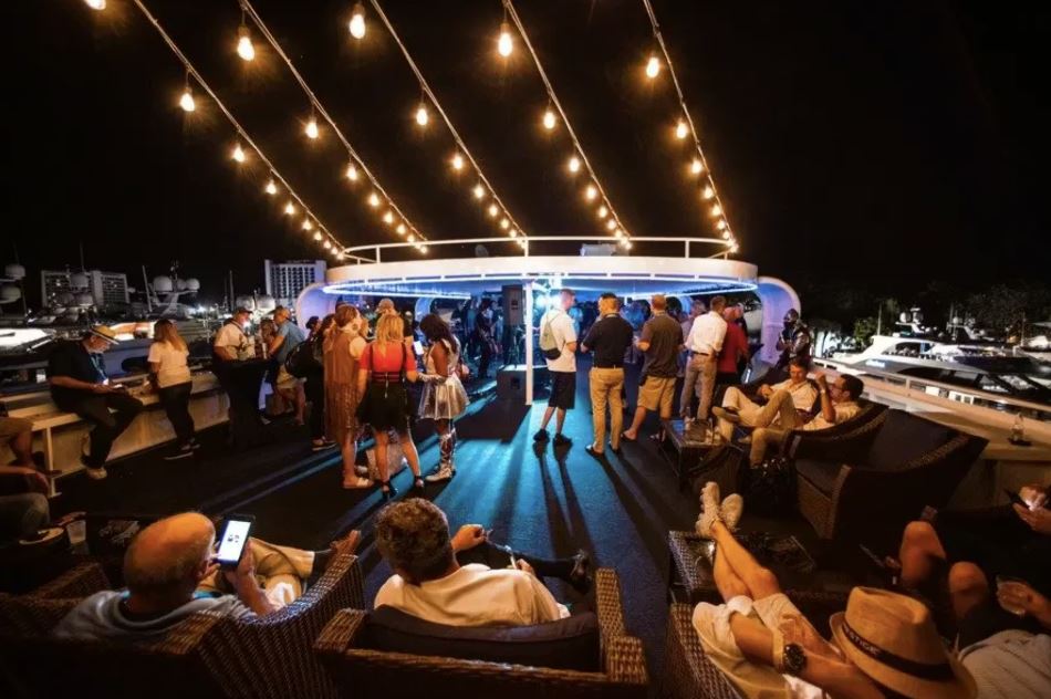 Live Music for Luxury Yacht Parties in the Caribbean